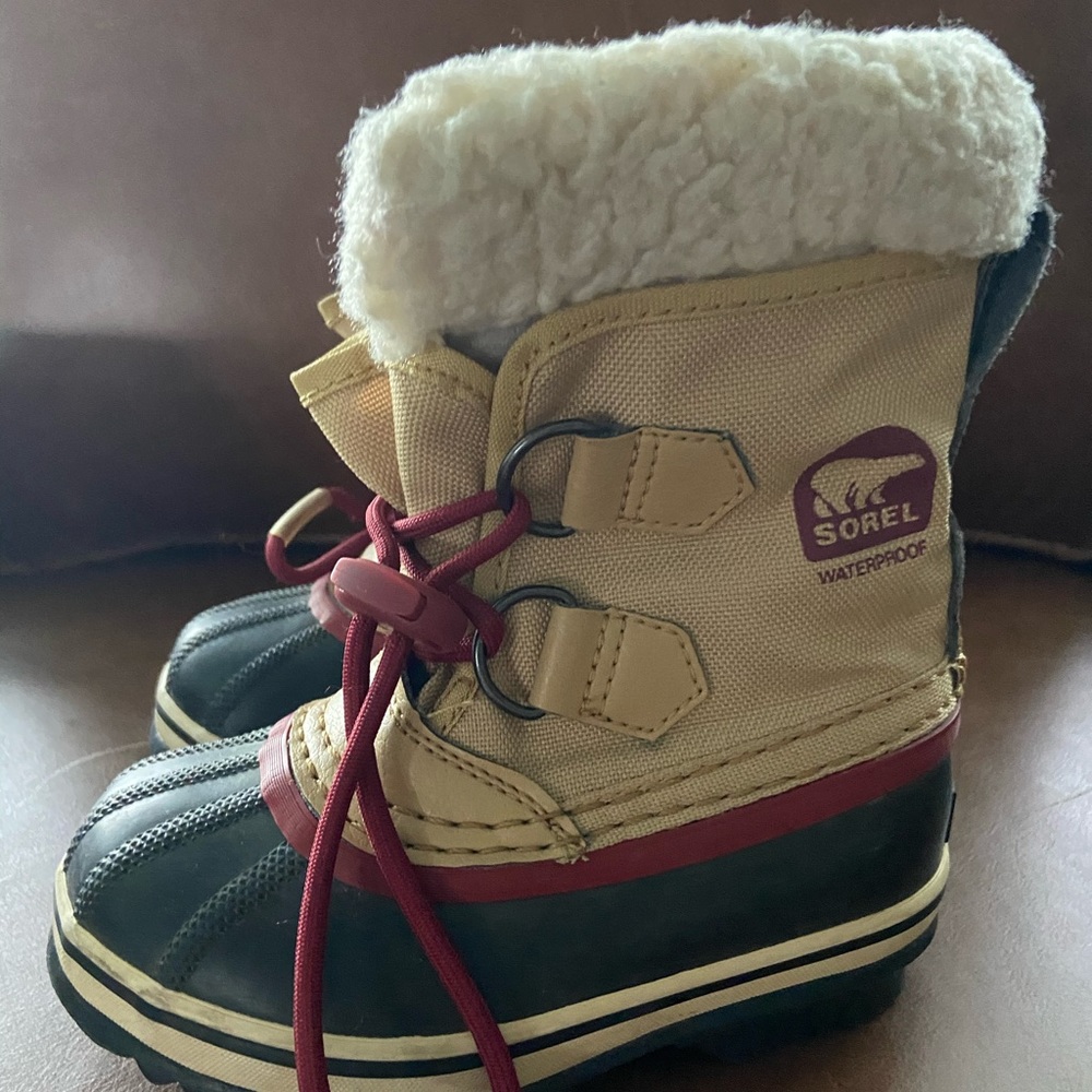 Sorel toddler boot size 9 snow boot